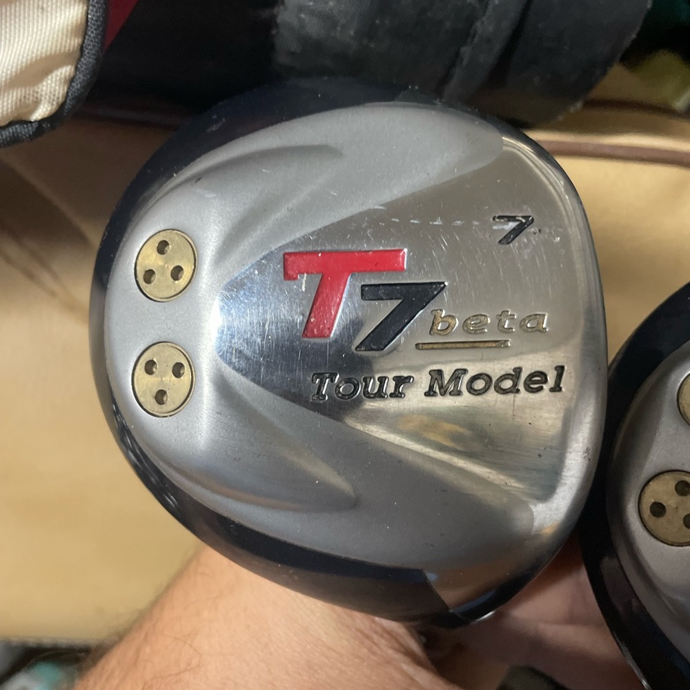 Golf Clubs Tour model Beta 5 wood Right Handed
Graphite